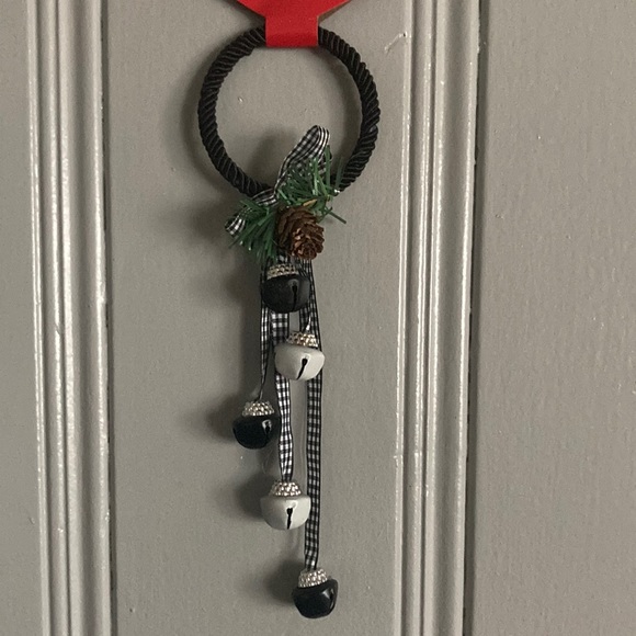 NWT Black & White Buffalo Check Plaid Door Knob Hanger with Pinecone- Black - Picture 8 of 8
